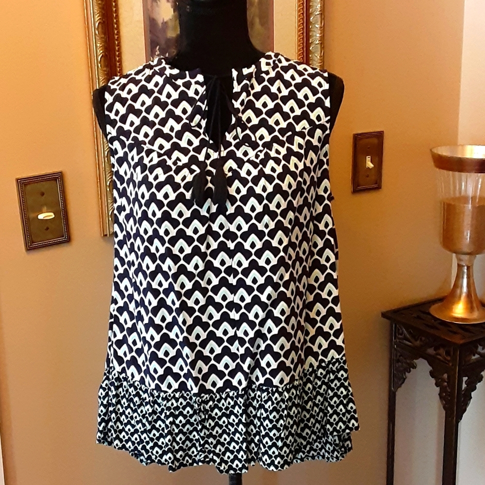 Crown & Ivy Curvy sleeveless navy aqua ruffle top 0X Worn one time Like New…
